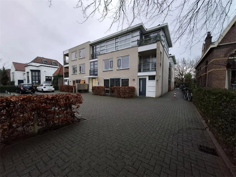 Afbeelding 1 van 9