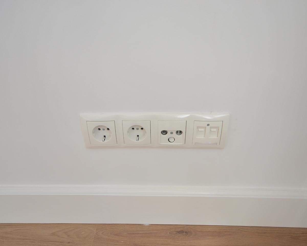 Image 6 of 8