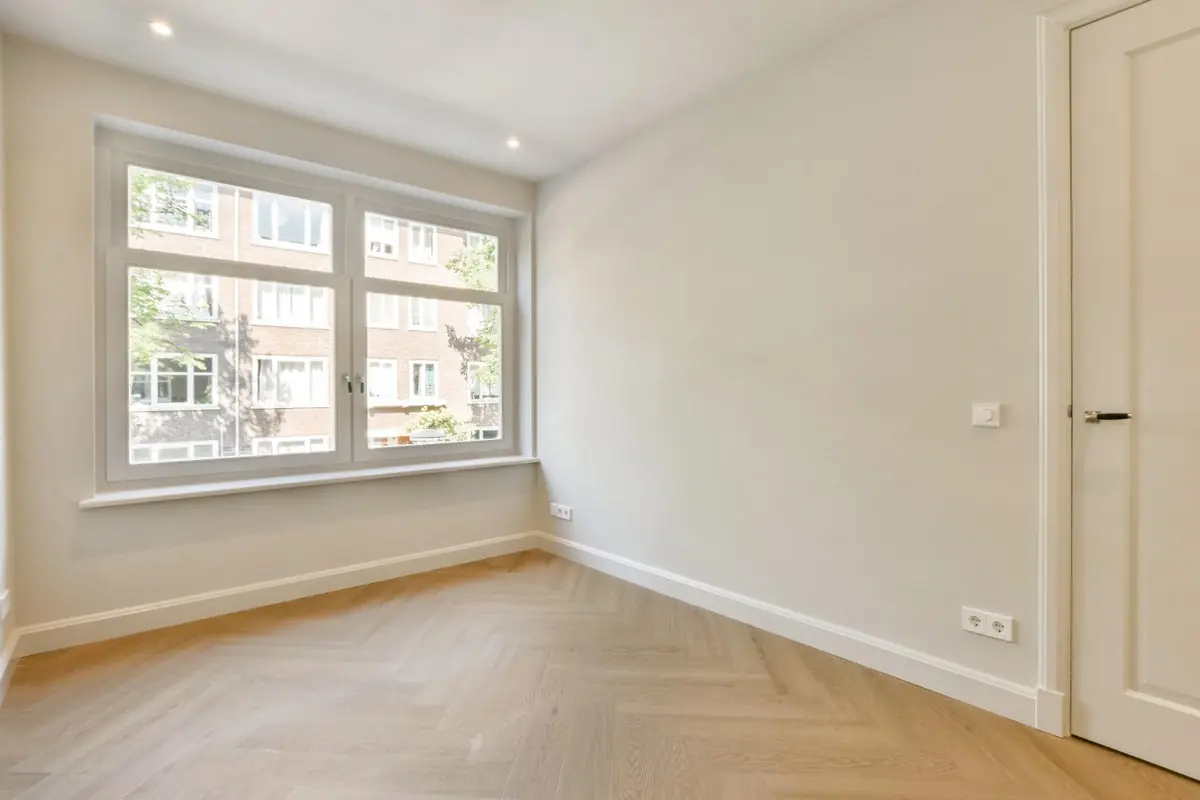 Image 10 of 24