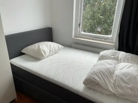 Chambre meublée dans maison partagée, Amsterdam-Zuidoost - À louer