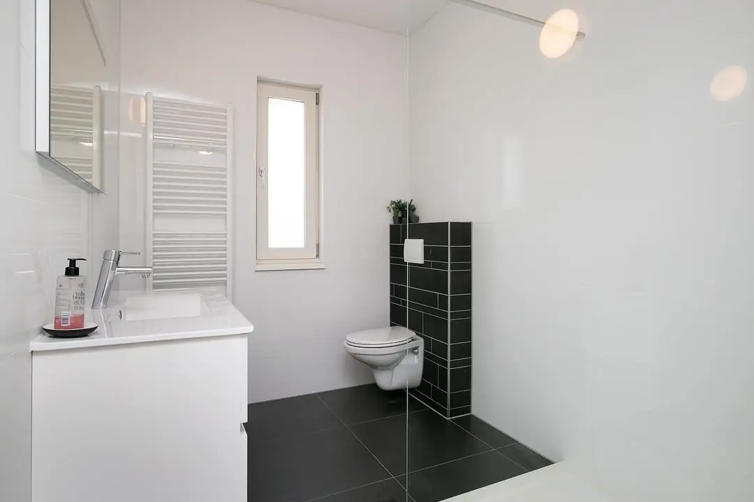 Image 11 of 24