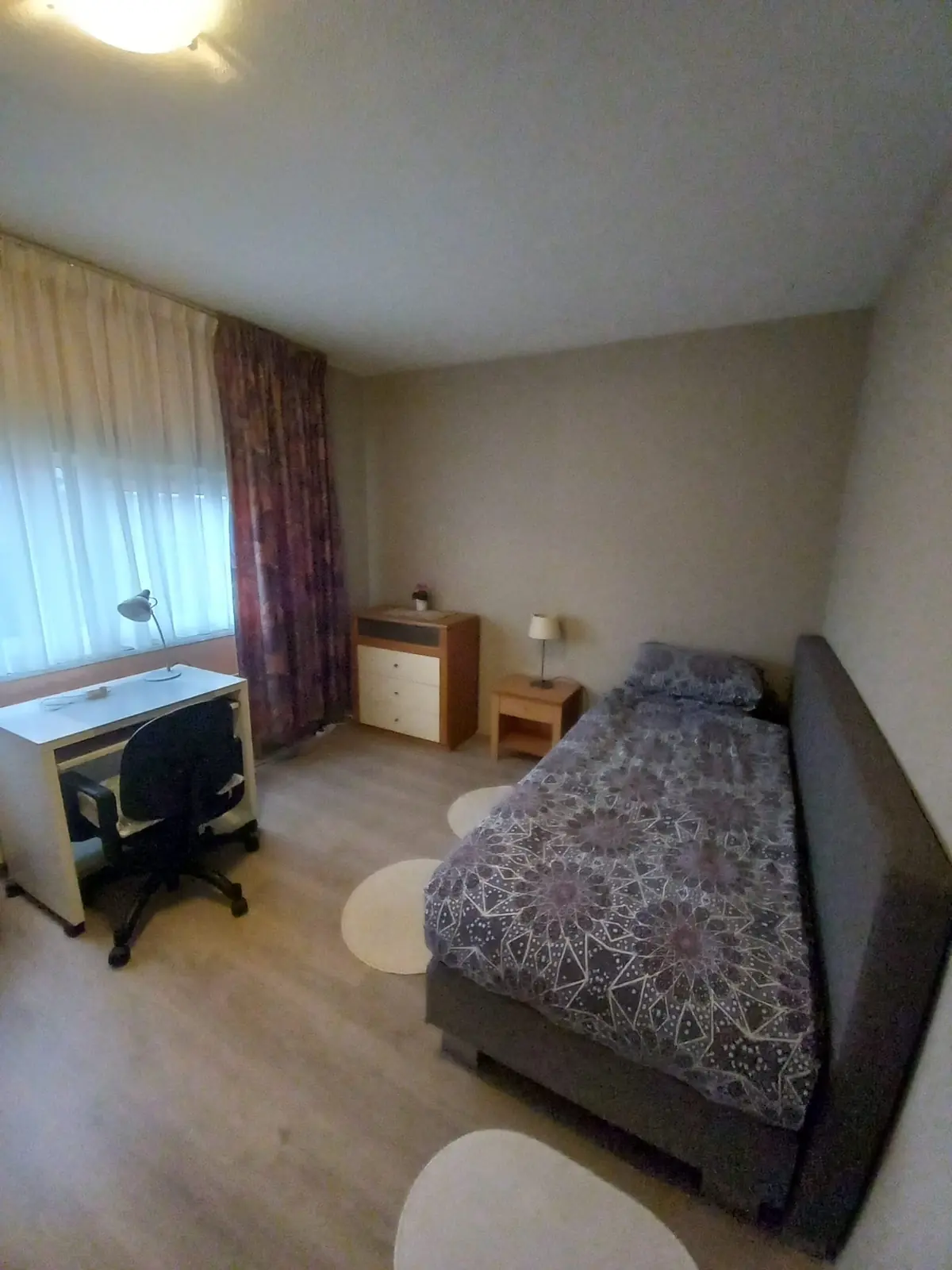 Image 4 of 5