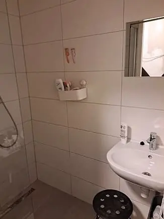 Image 4 of 5