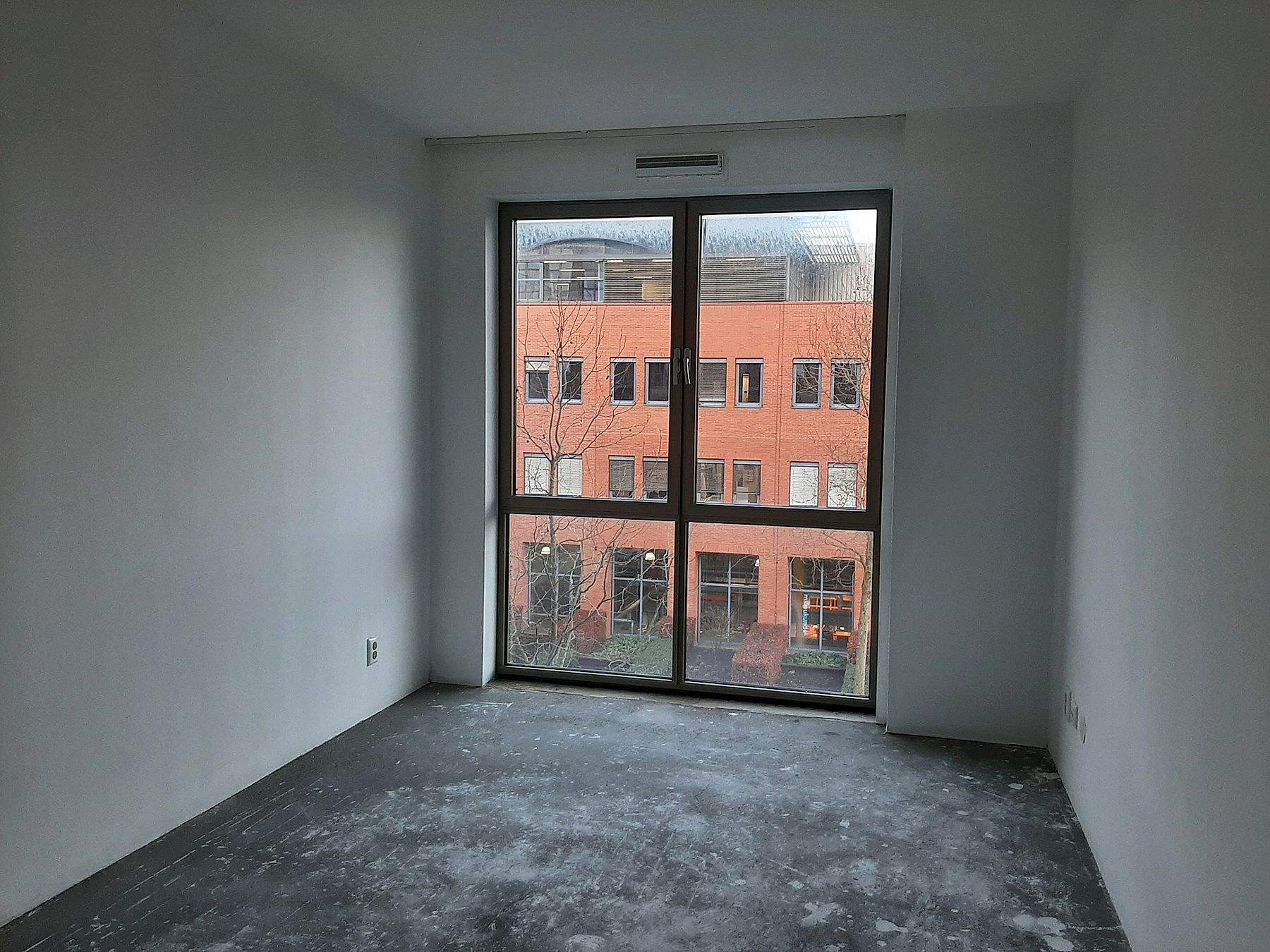 Image 6 of 8