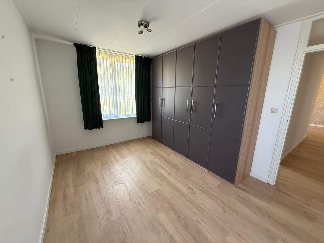 Image 22 of 27