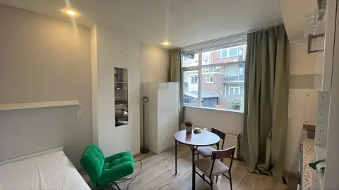 Studio meublé Zestienhovensekade, Rotterdam-Overschie - À louer