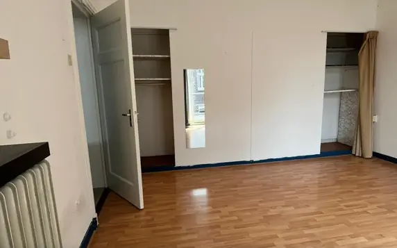 Image 4 of 6