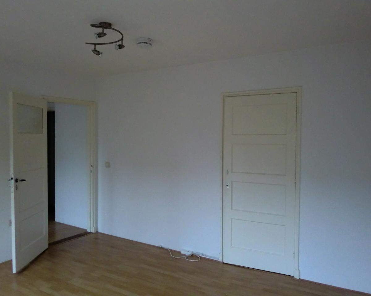 Image 3 of 10