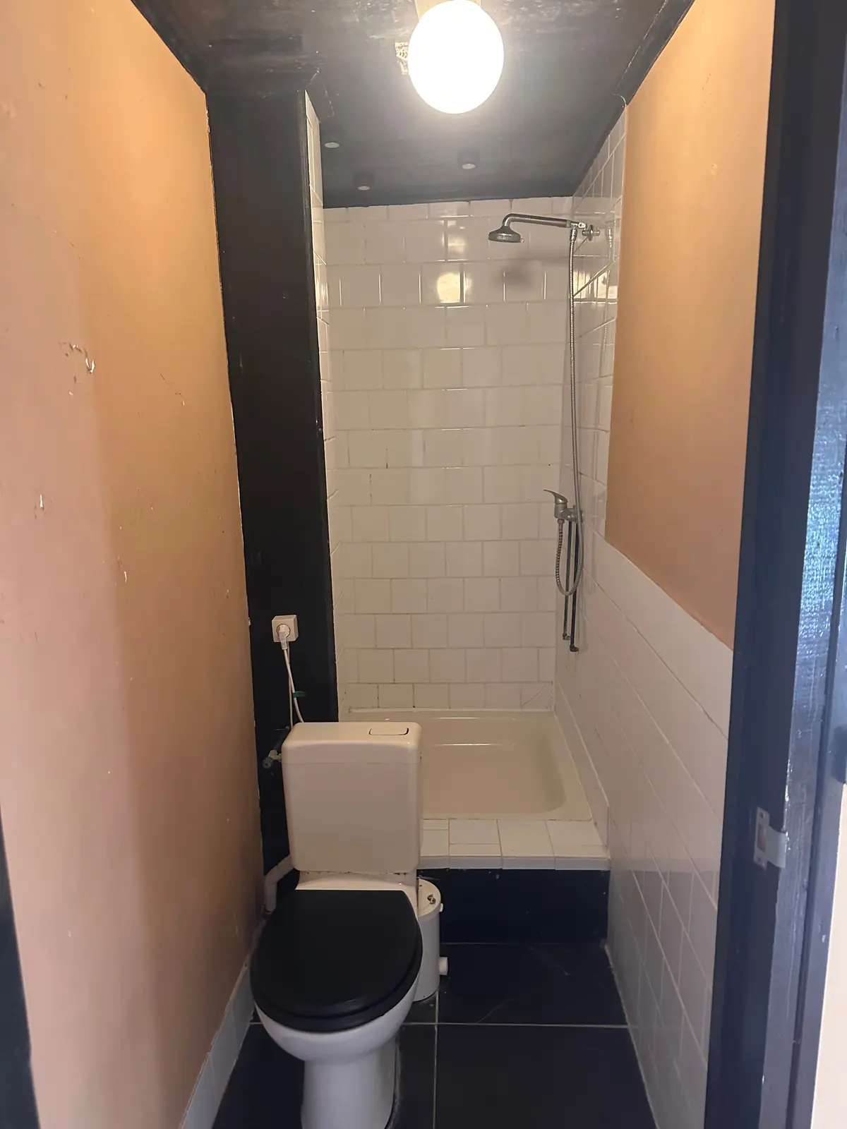 Image 1 of 4