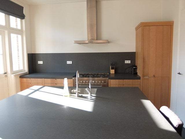 Image 3 of 23