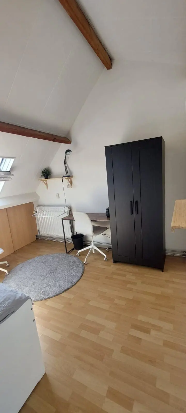 Image 4 of 7