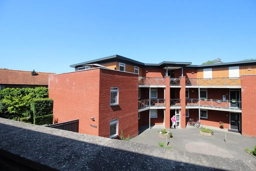 Image 17 of 28
