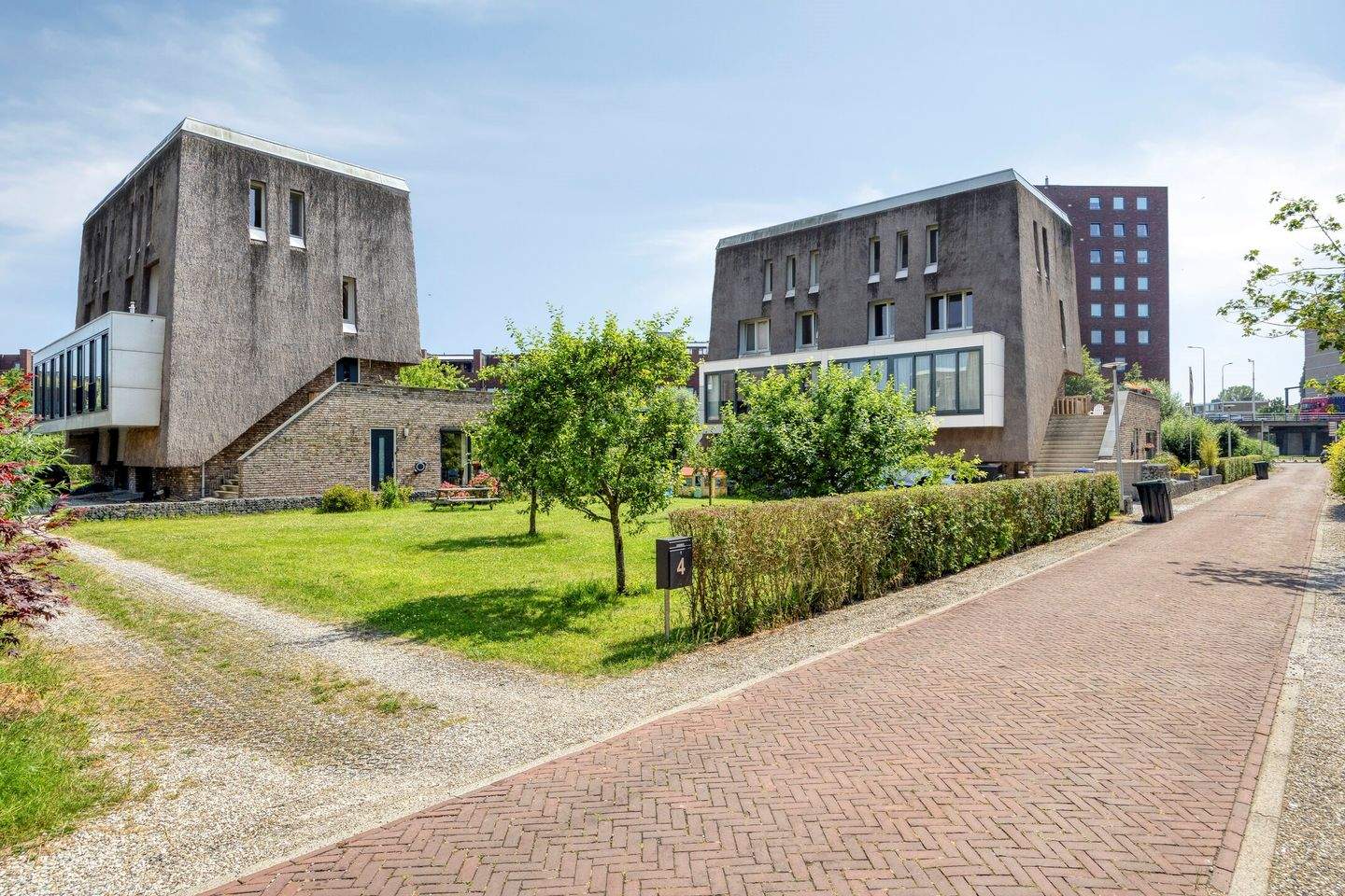 Image 74 of 76