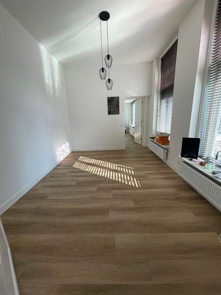 Image 2 of 10