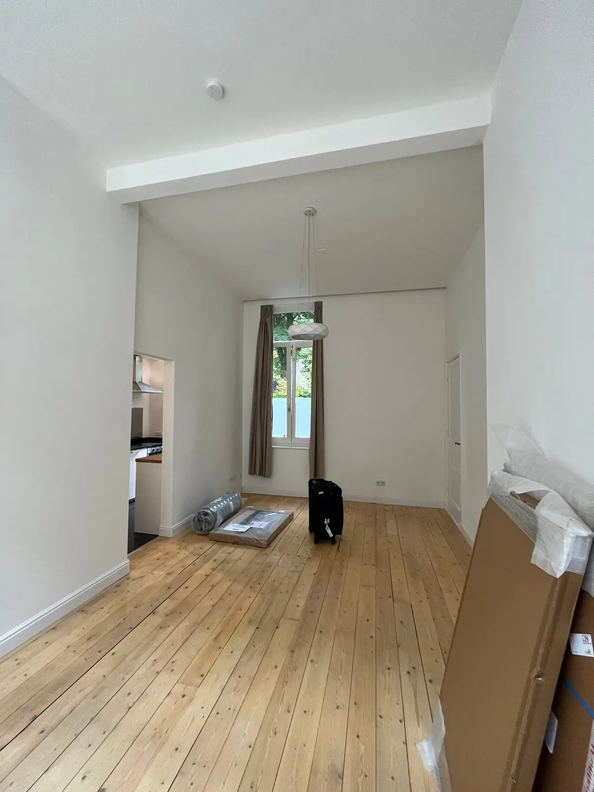 Image 6 of 6