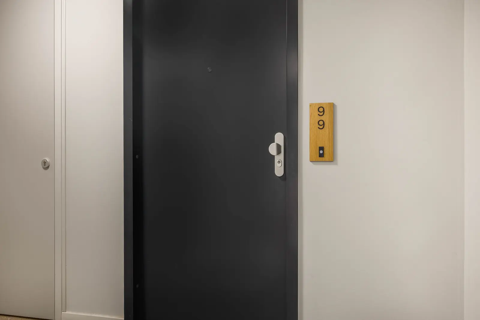 Image 3 of 23