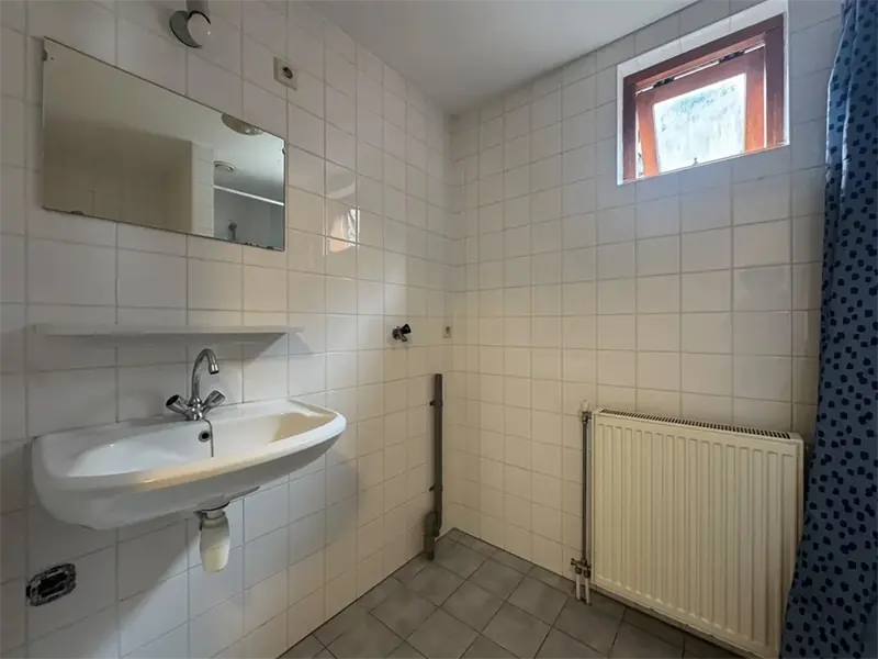 Image 10 of 14