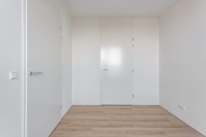 Image 6 of 14