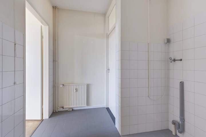 Image 16 of 18