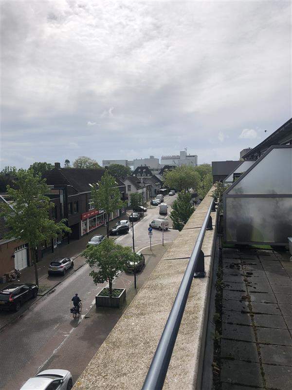 Image 11 of 27