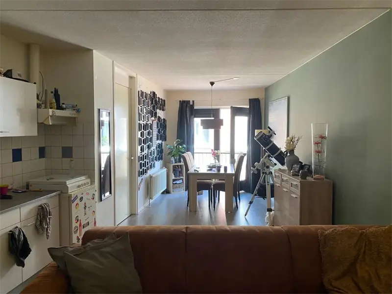 Image 2 of 4
