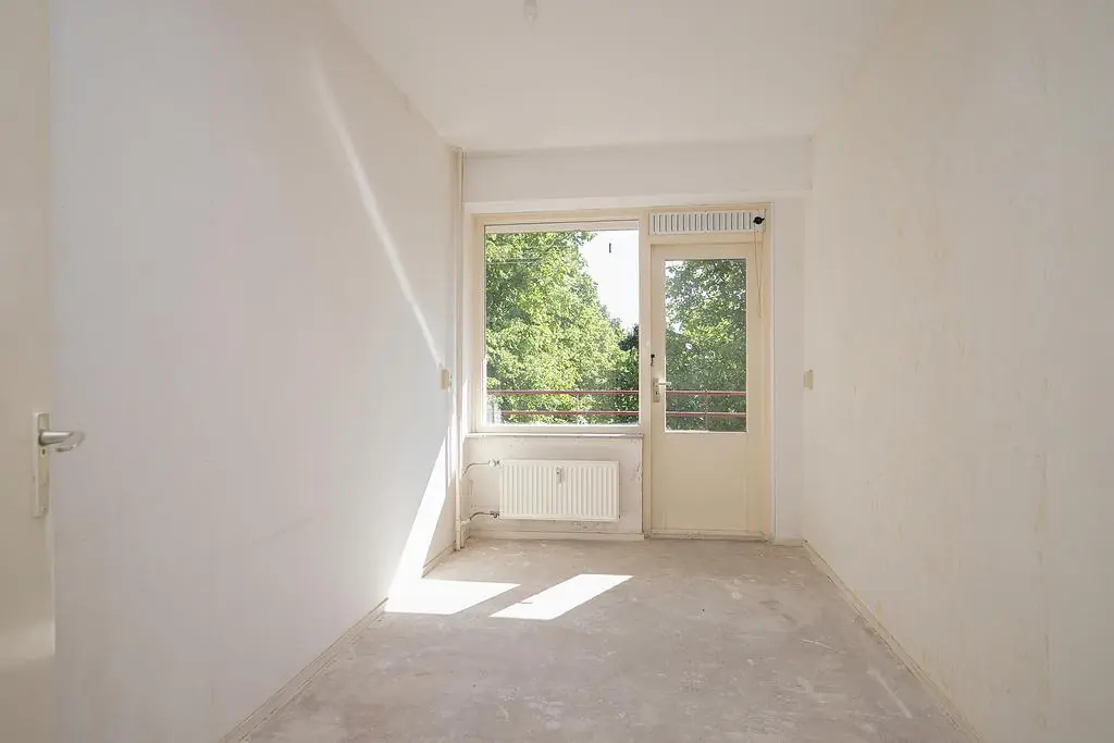 Image 20 of 30