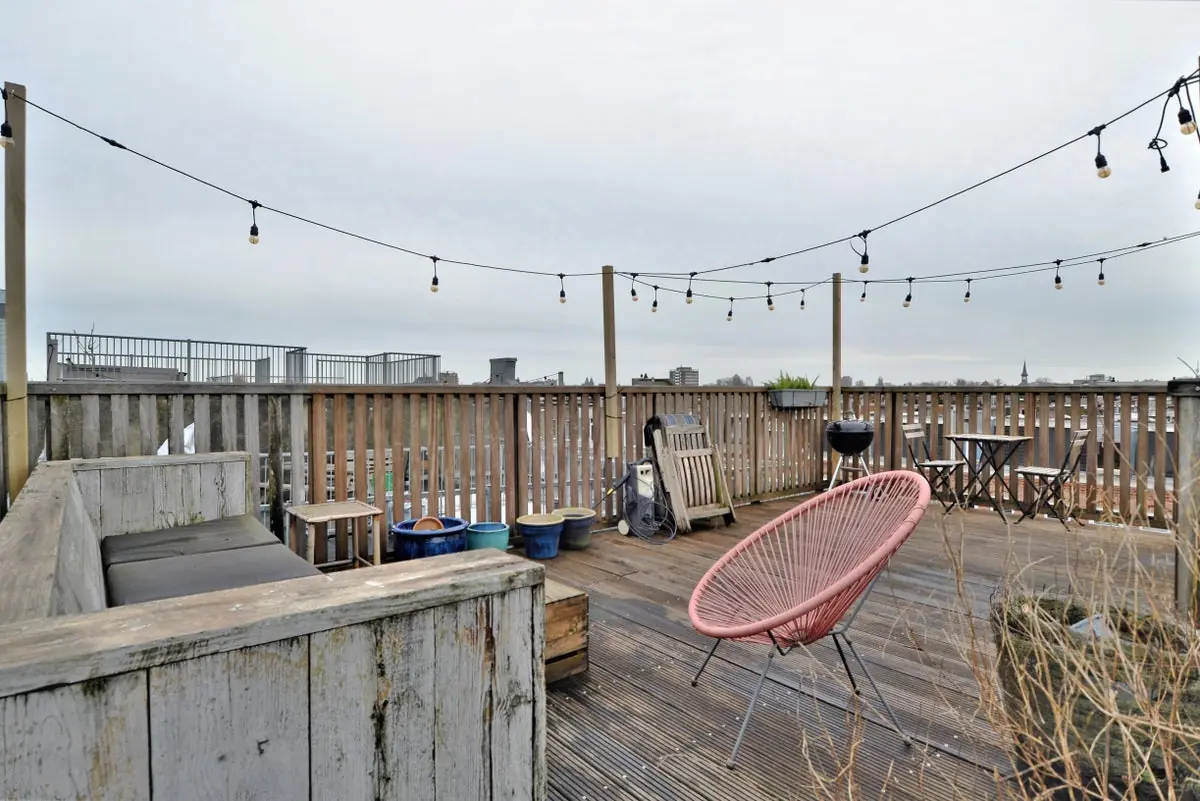 Image 9 of 31