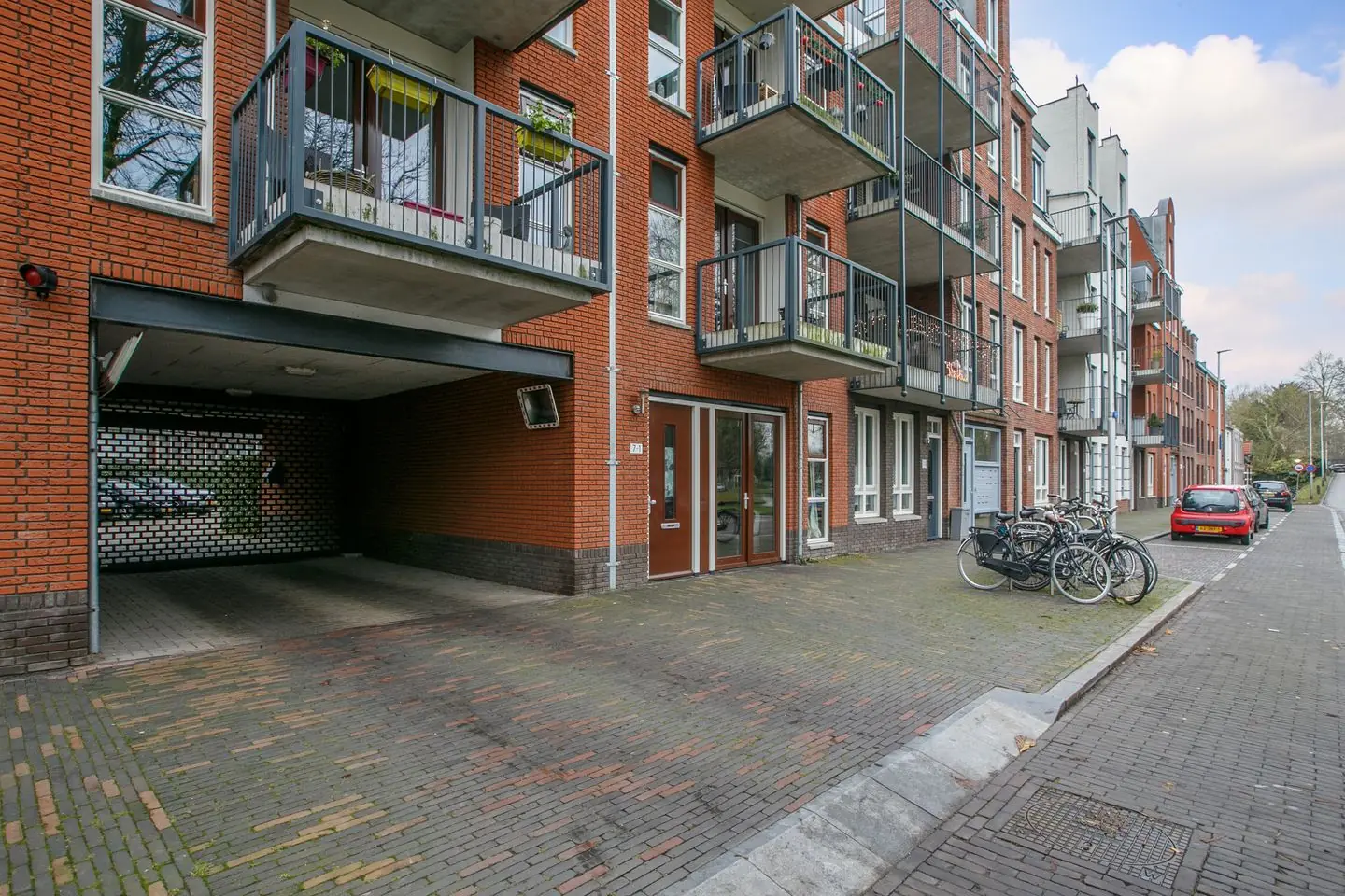 Image 19 of 28
