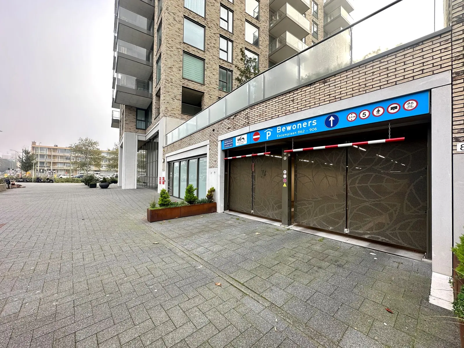 Image 22 sur 25