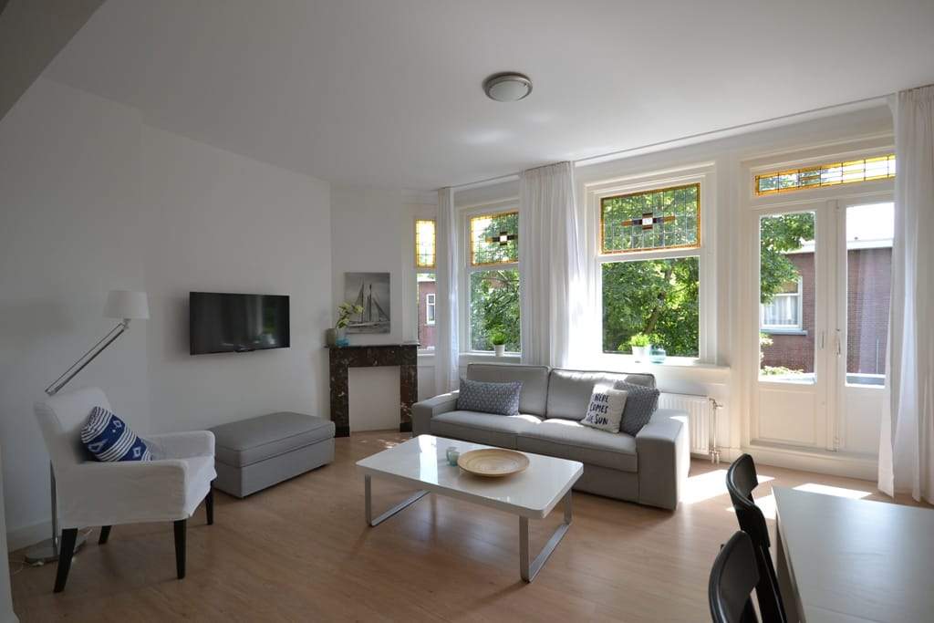 Bild 1 von 12