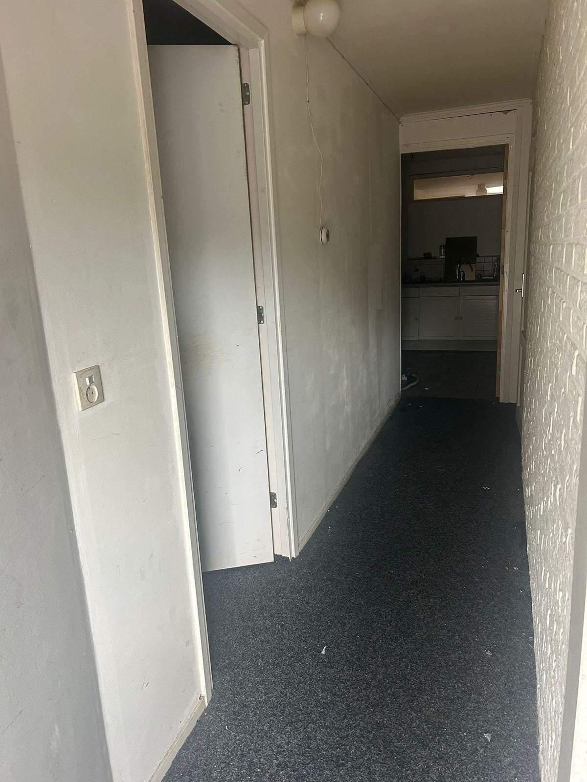 Image 2 of 8