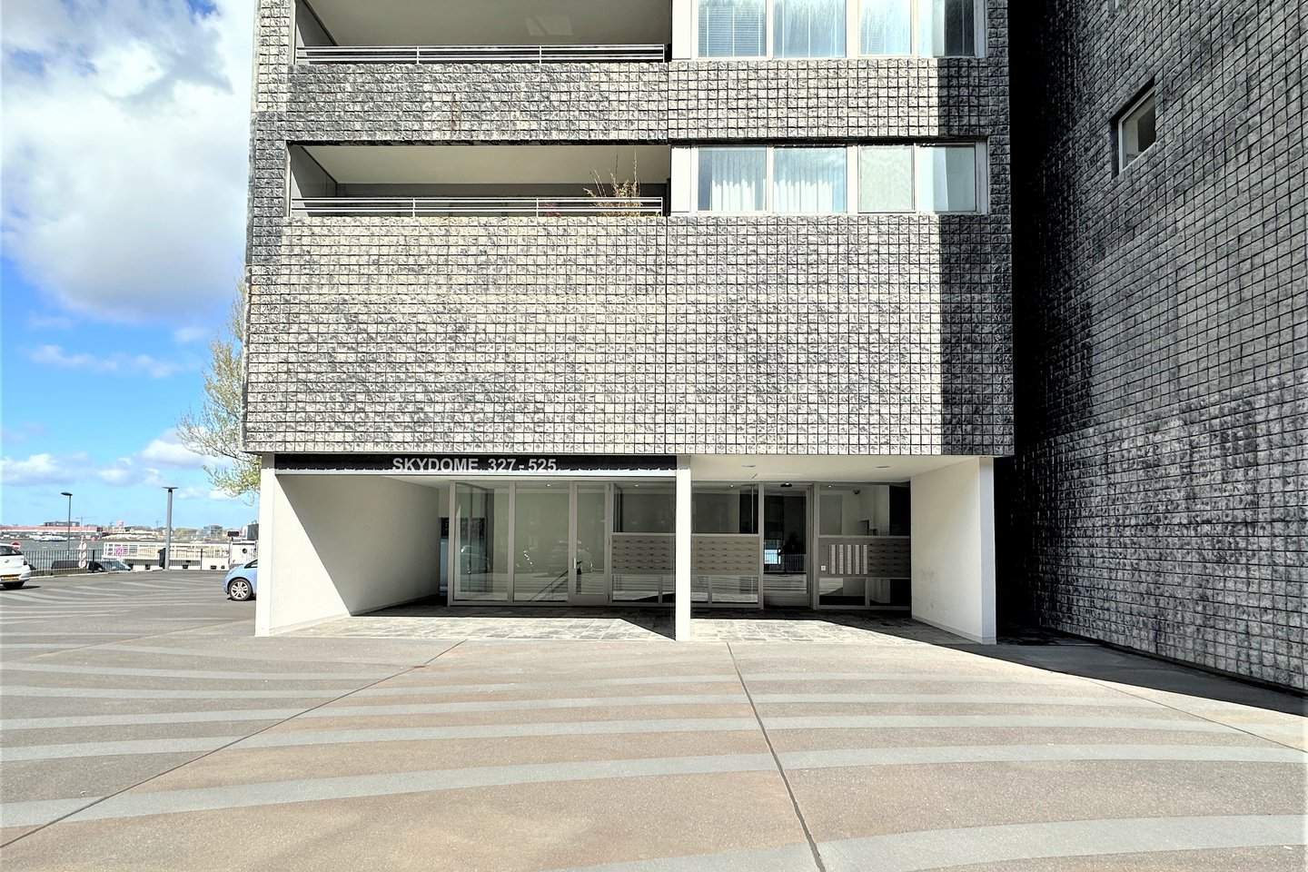 Image 2 of 12