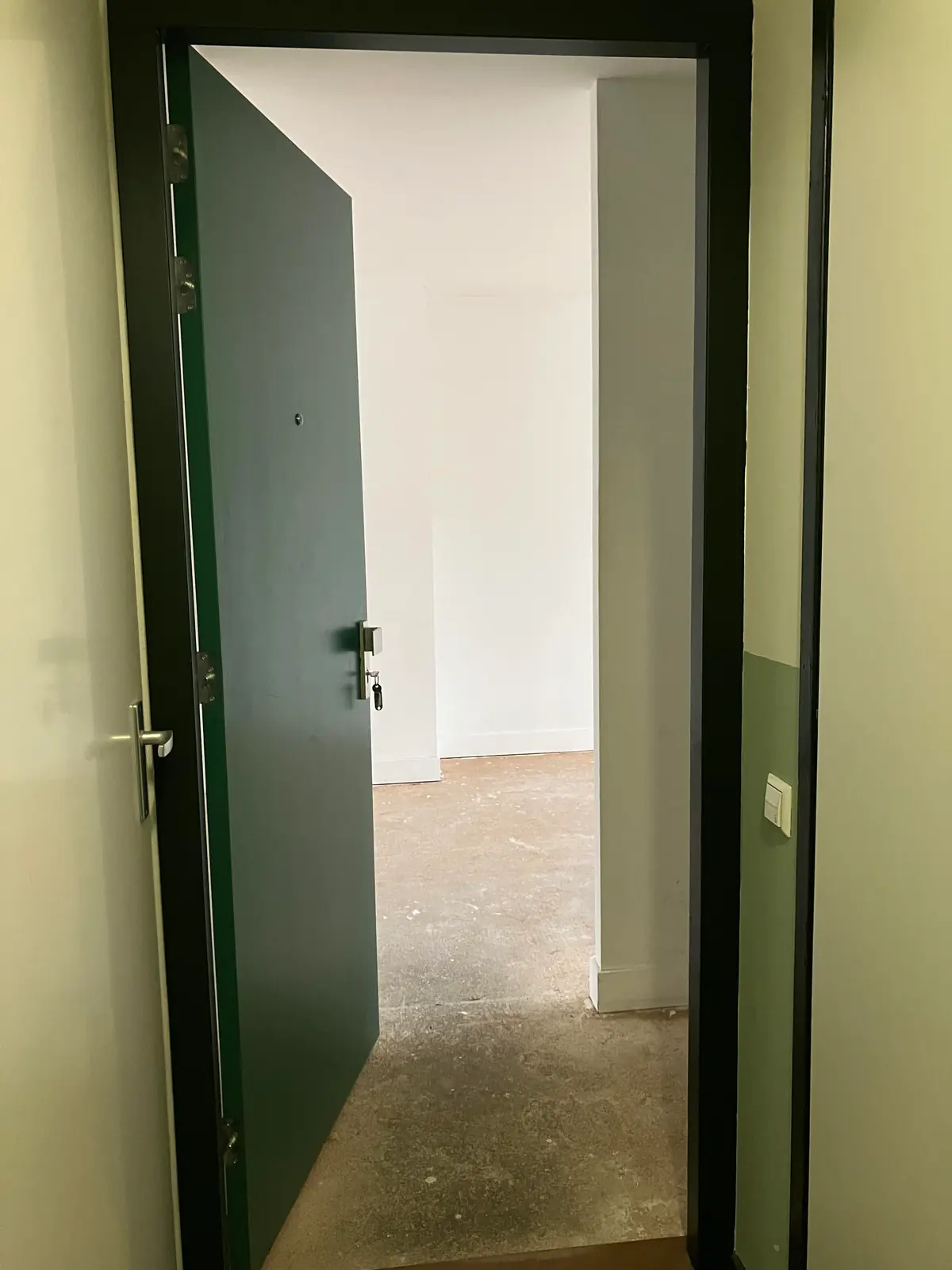 Image 3 of 21