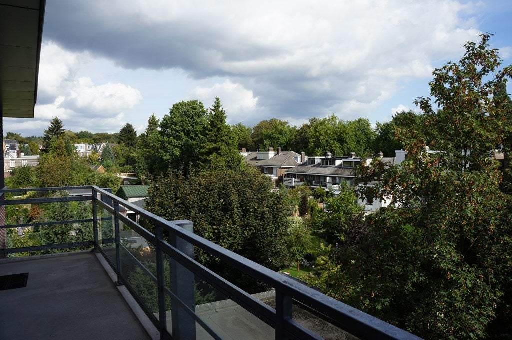 Bild 2 von 12