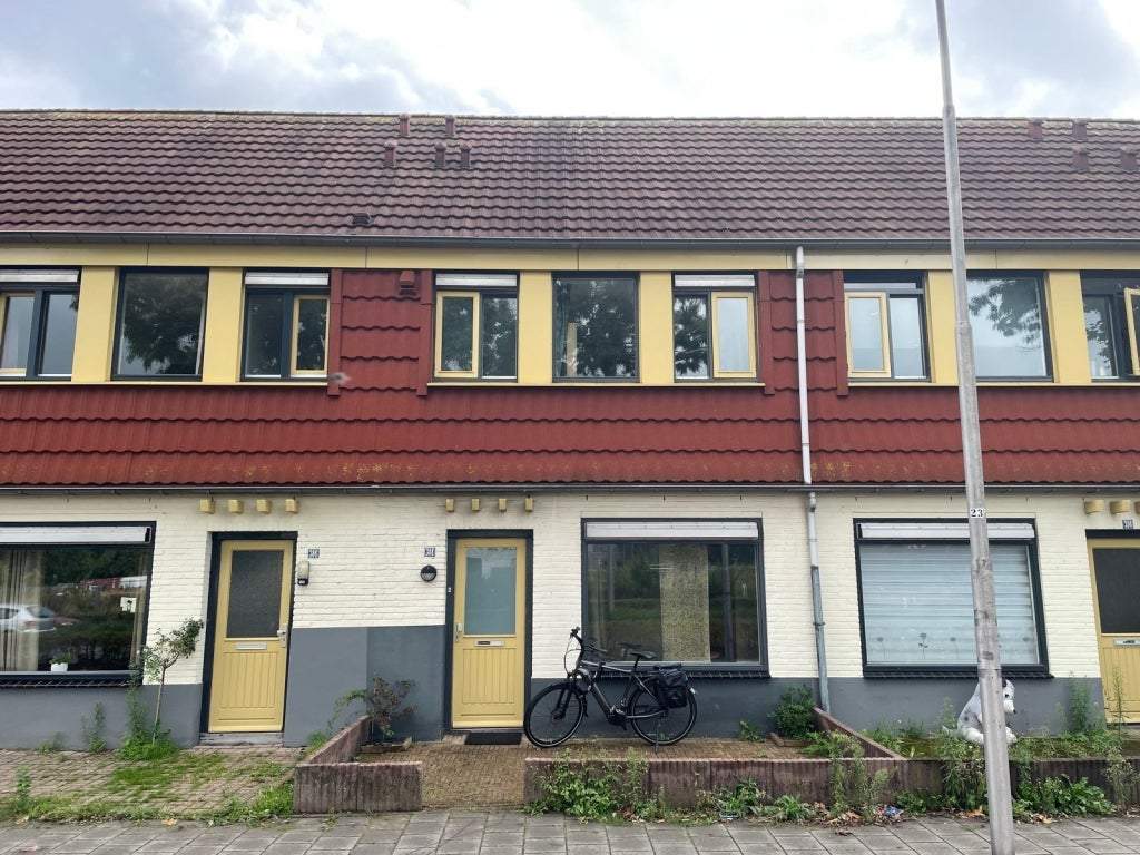 Image 1 of 18