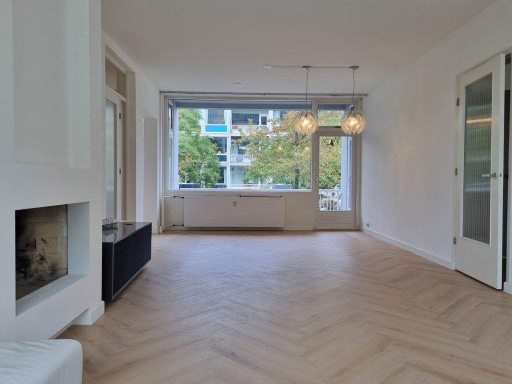 Bild 2 von 30