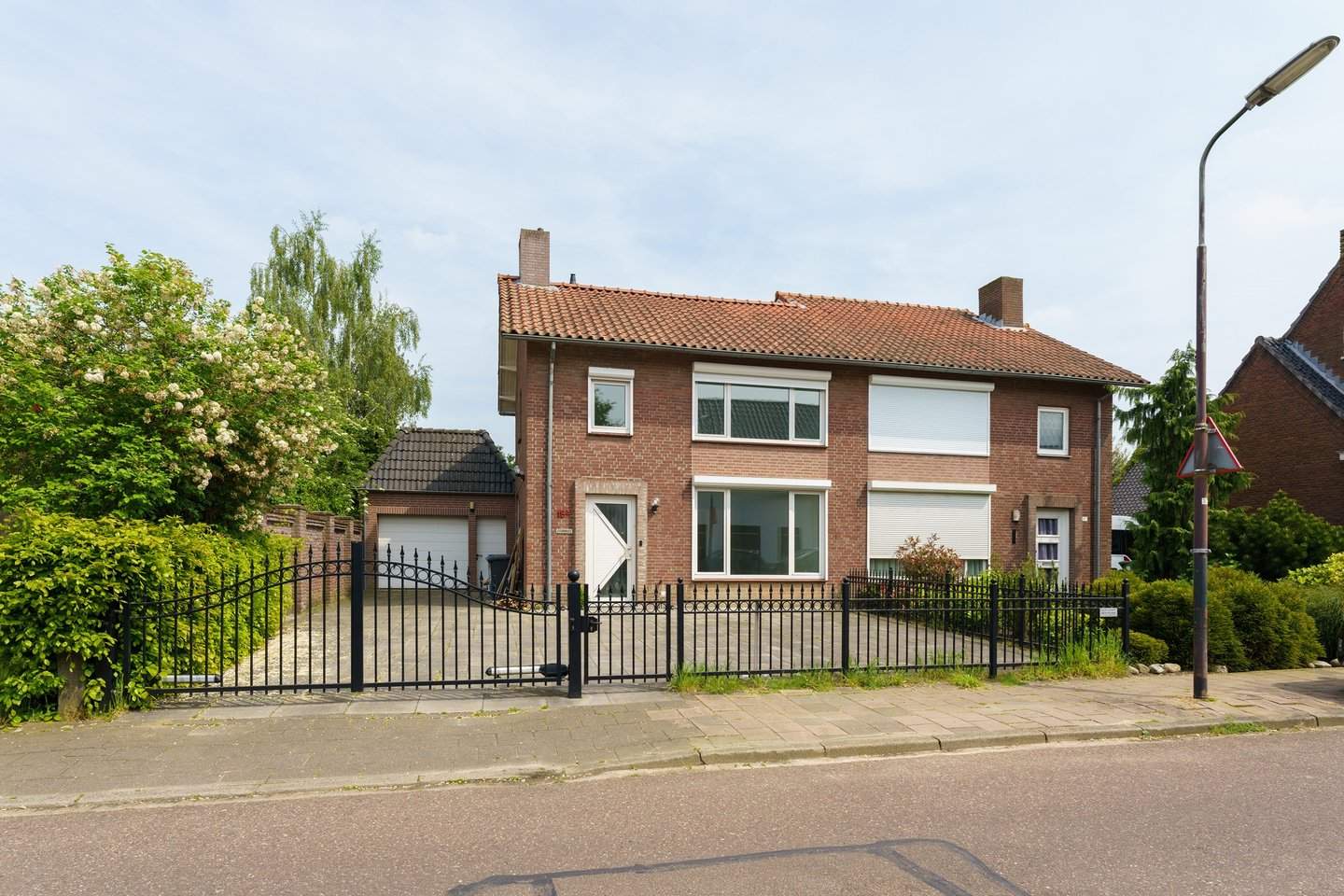 Afbeelding 1 van 12