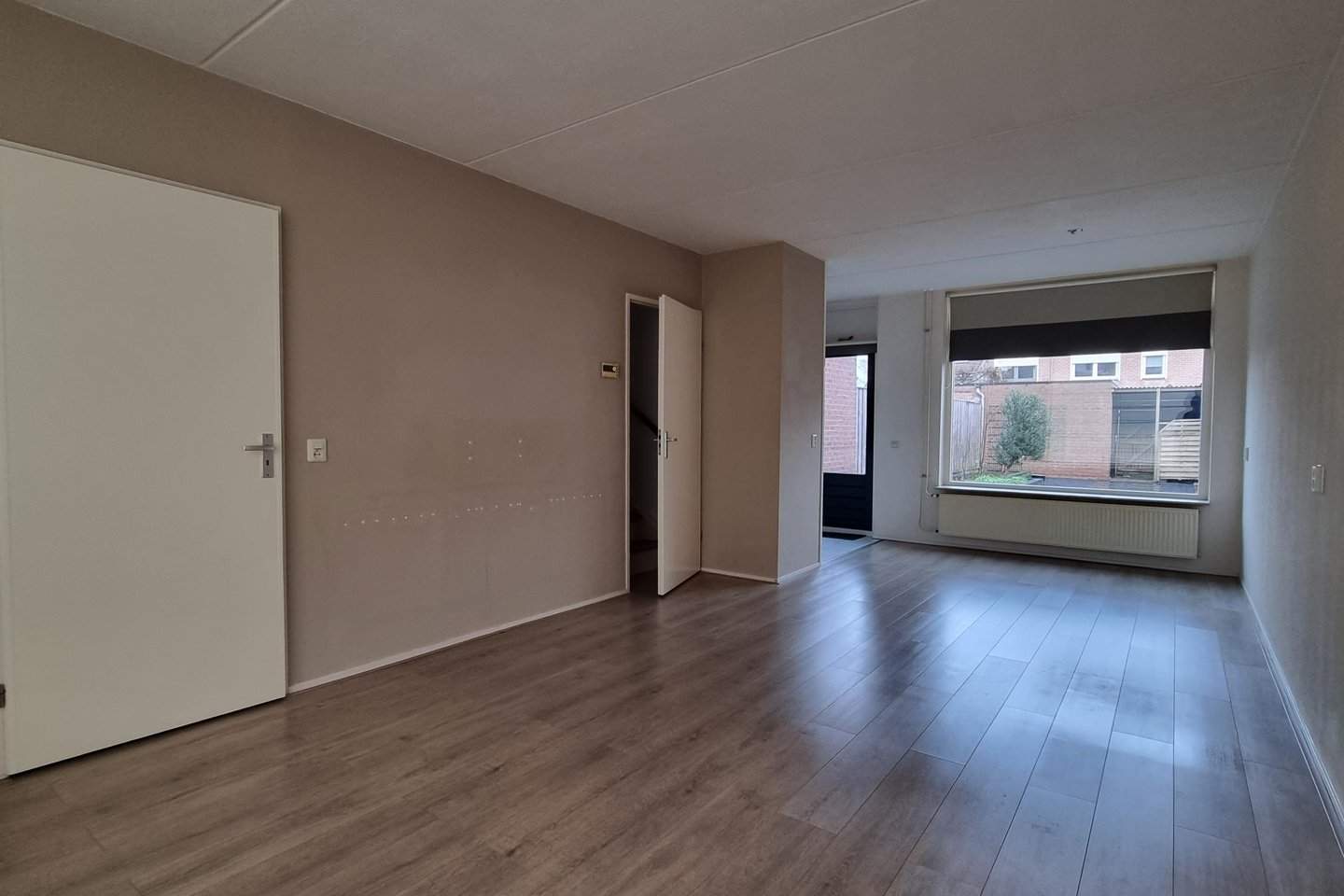 Bild 2 von 12