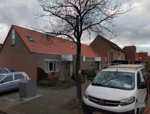 Wakerdijk 74, Purmerend — 3-kamer eengezinswoning (55+)