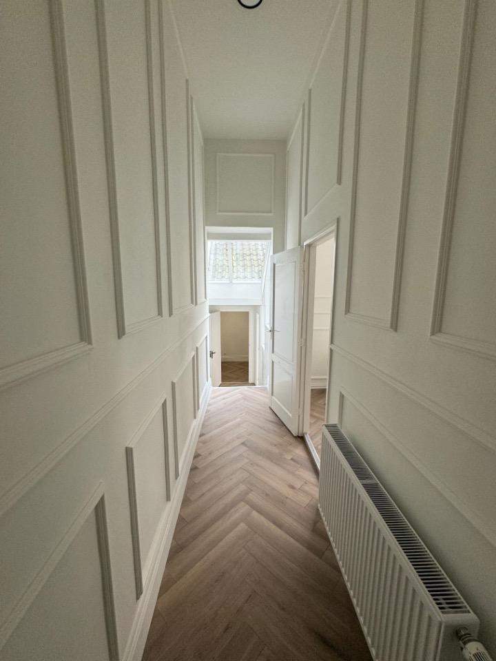Image 3 of 6