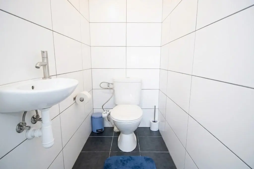Image 11 of 11