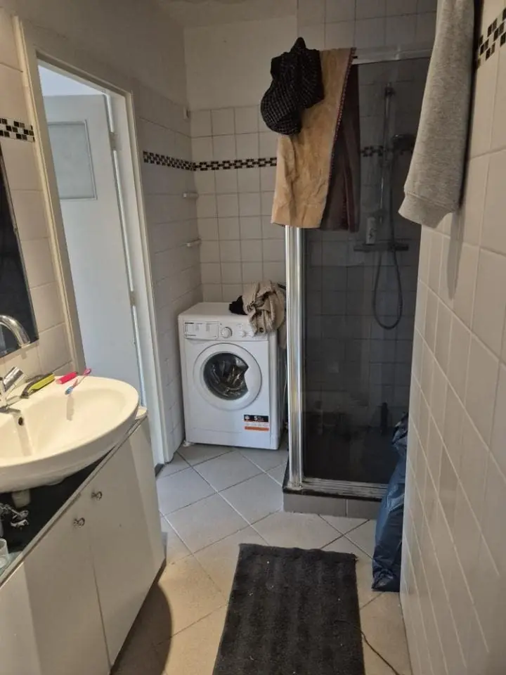 Image 10 of 10