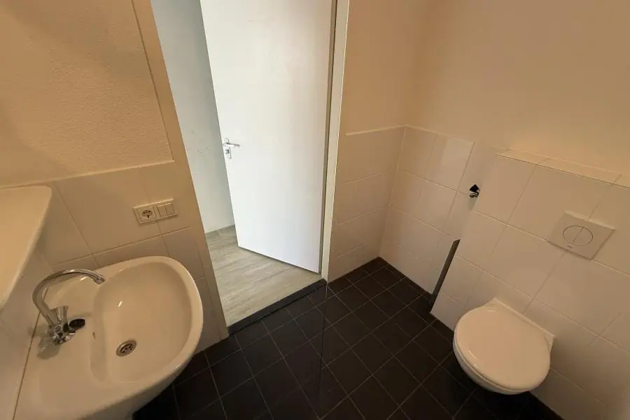 Image 11 of 20