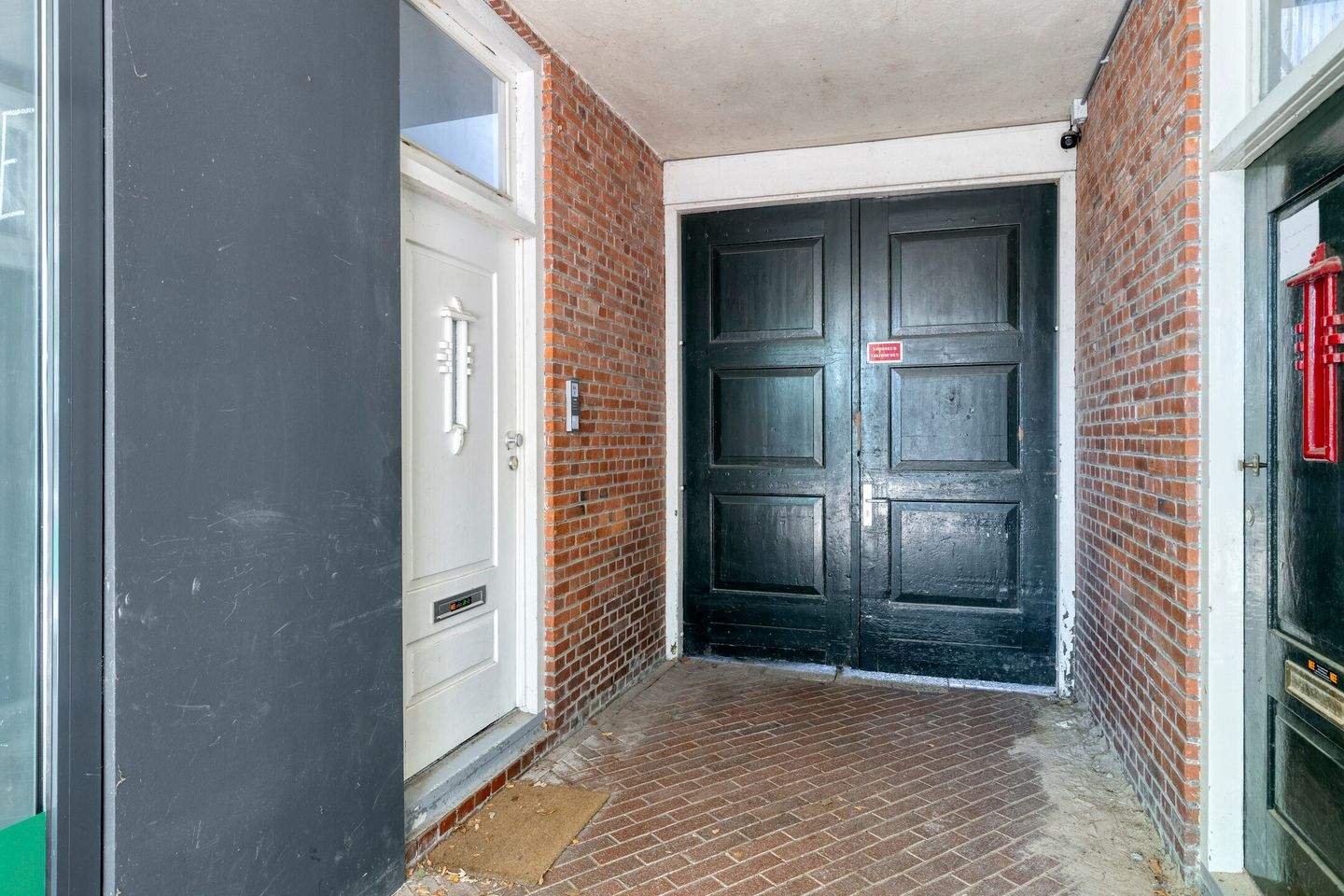 Image 20 of 27