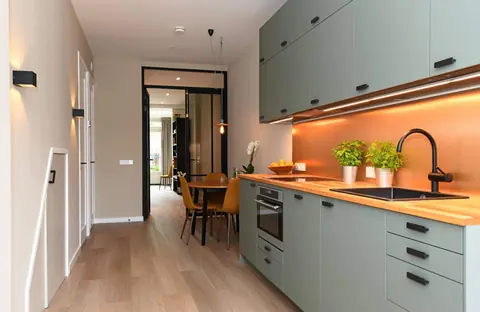 Möbliertes 1-Zimmer-Apartment mit Kanalterrasse und Garten, Oosteinde, Delft - Zu vermieten