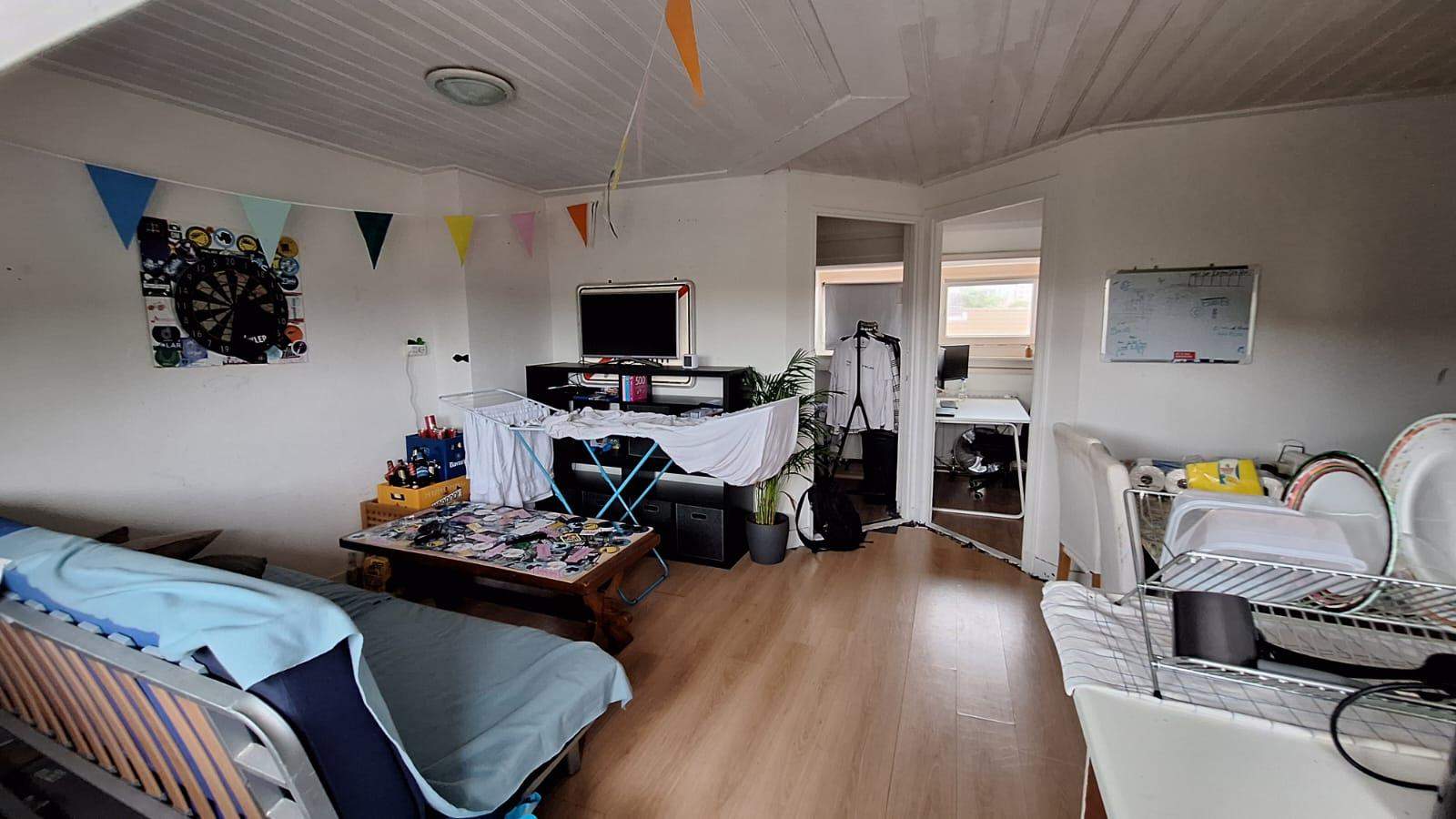 Image 2 of 4