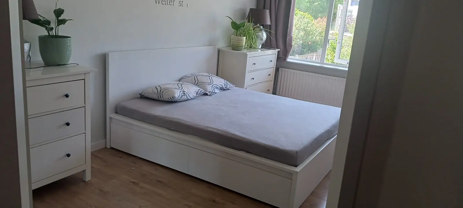 Afbeelding 2 van 2