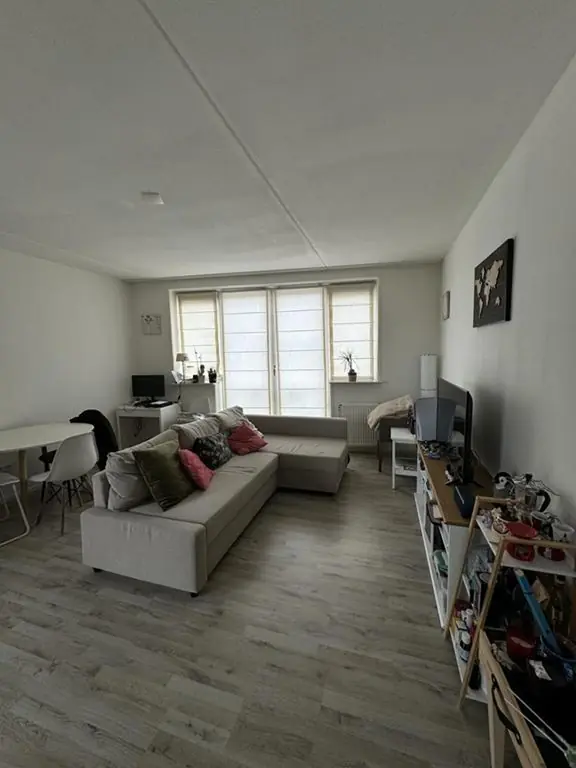 Image 4 of 11