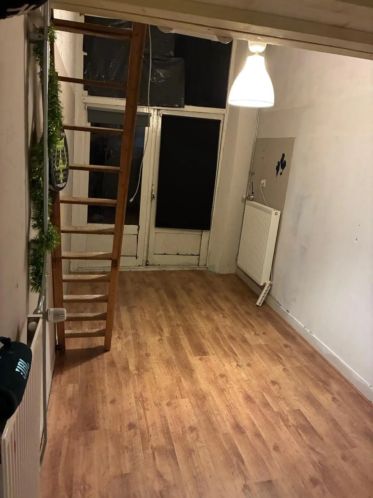 Image 4 of 4