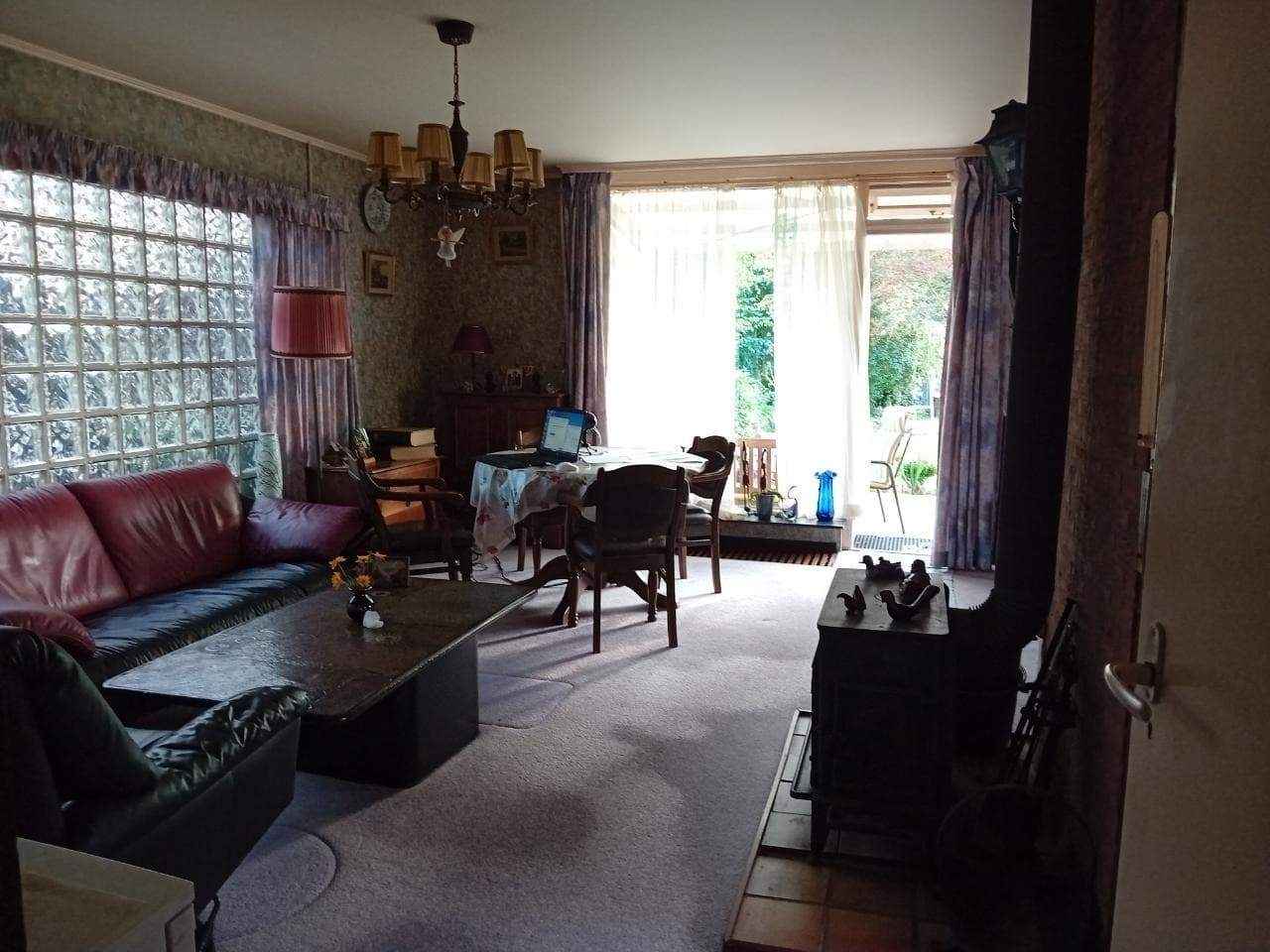 Image 4 of 9